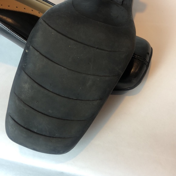 Kenneth Cole Reaction black square to pump - Picture 9 of 10